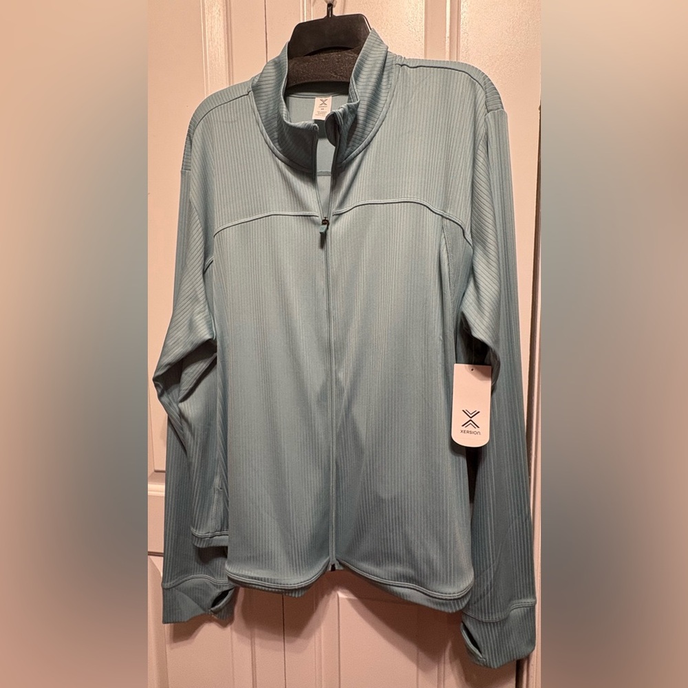 Xersion women’s jacket NWT size 3X great used